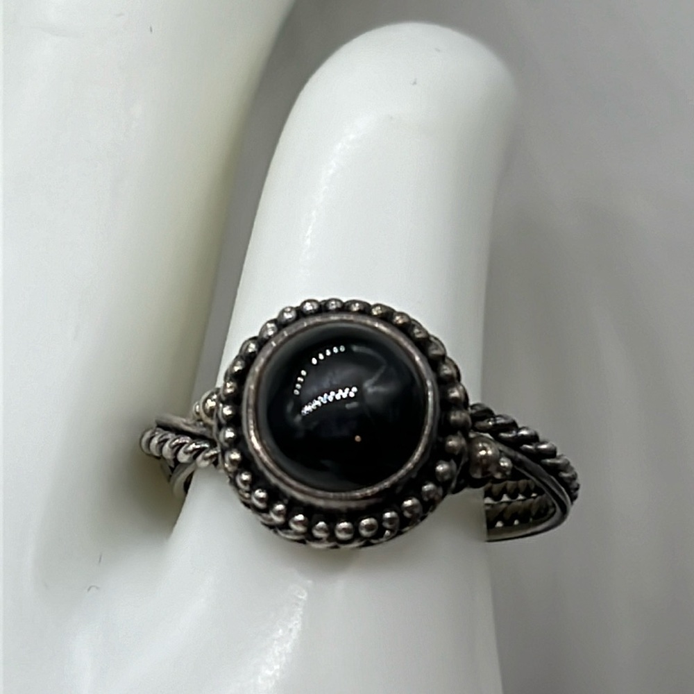 Black Agate cabochon and sterling silver bezel set ring, size 7, rope band